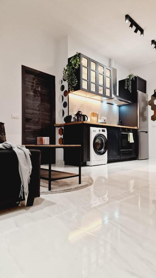 La Promesa Apartment Madrid Bagian luar foto