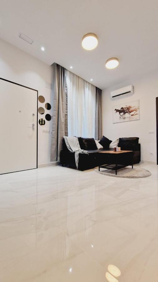 La Promesa Apartment Madrid Bagian luar foto