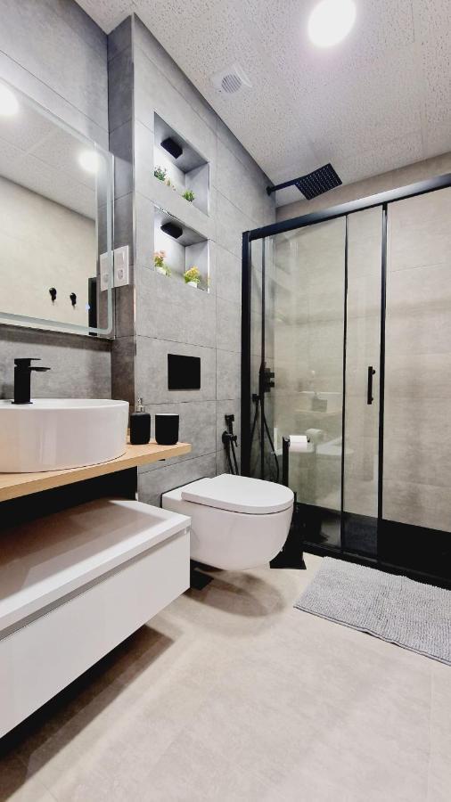 La Promesa Apartment Madrid Bagian luar foto