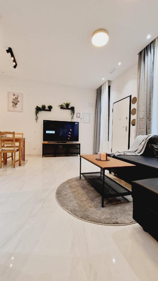 La Promesa Apartment Madrid Bagian luar foto